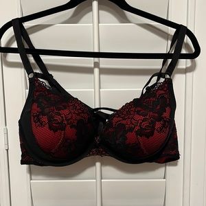 Black and red lace deep plunge bra in size 44B